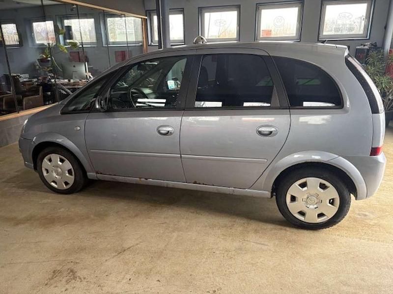 Gebraucht Opel Meriva Innovation 105 PS (77 kW) 2008 Lichtsilber m2 Van / Kleinbus