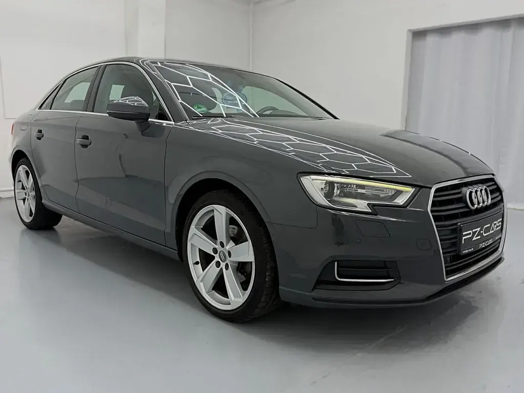 Gebraucht Audi A3 Sport 110 PS (80 kW) 2016 Grau Limousine