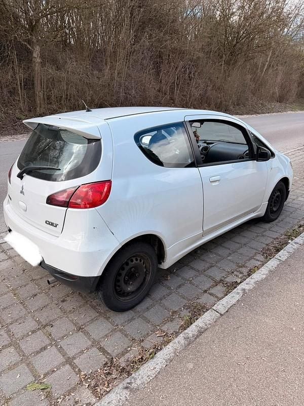 Gebraucht Mitsubishi Colt 75 PS (55 kW) 2010 Weiß Kleinwagen