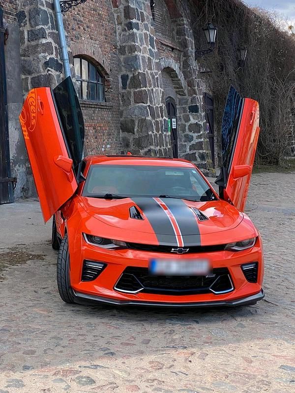 Orange Gebraucht 2018 Chevrolet Camaro SS Coupé | 62.800 € - Bild 1/4