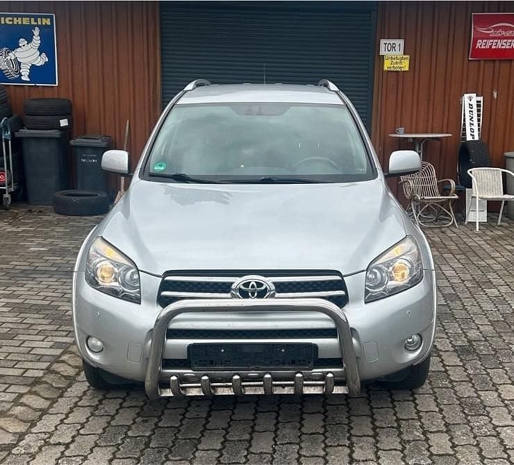 Gebraucht Toyota RAV4 177 PS (130 kW) 2007 Silber SUV