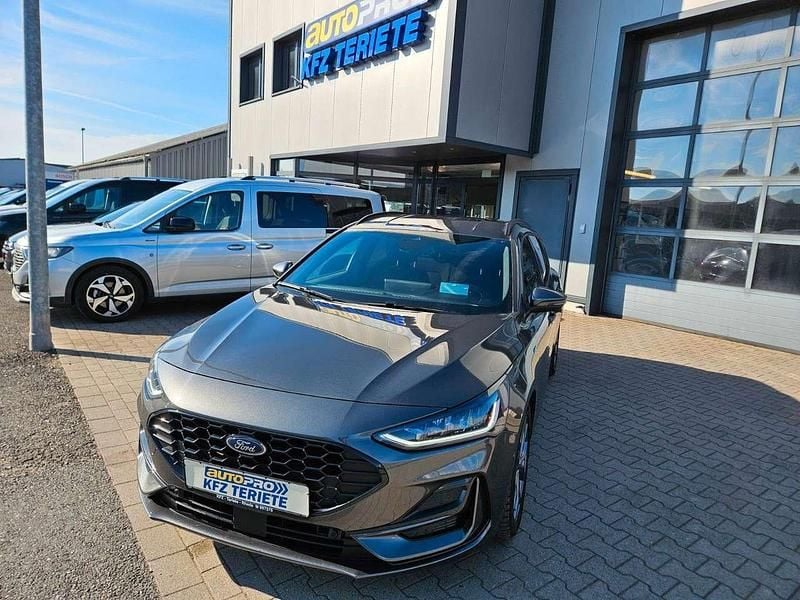 Magnetic Gebraucht 2024 Ford Focus ST-Line Kombi | 22.990 € (Superpreis) - Bild 1/4