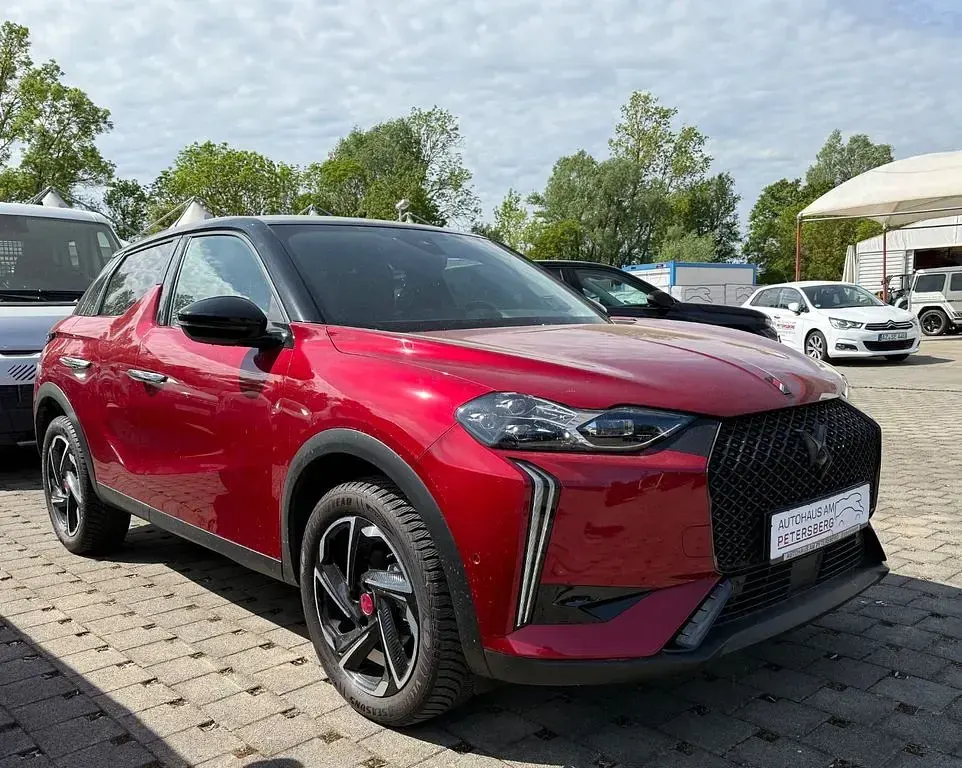 Gebraucht DS Automobiles DS3 Performance Line Plus 131 PS (96 kW) 2024 Rot Limousine