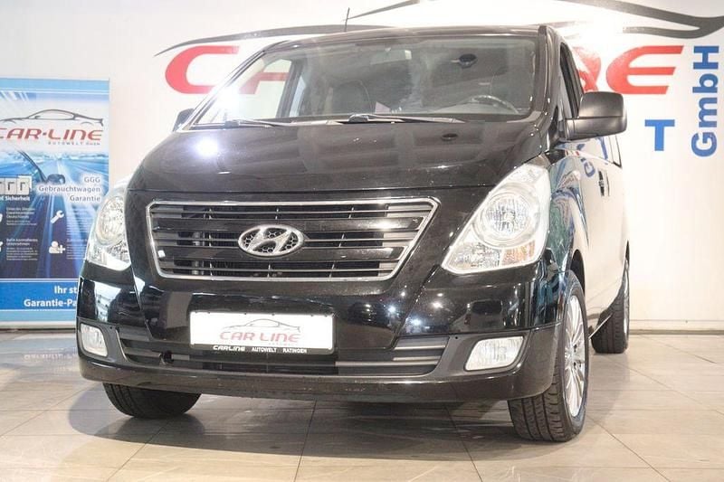 Schwarz Gebraucht 2013 Hyundai H-1 Premium Van / Kleinbus | 14.888 € (Fairer Preis) - Bild 1/4