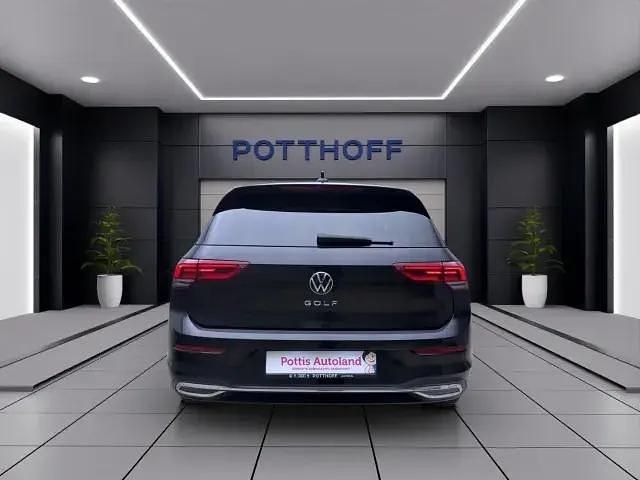 Używany VW Golf VII Active 150 KM (110 kW) 2021 Czarny Hatchback