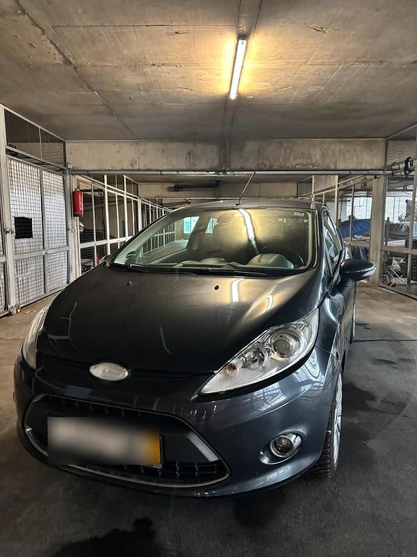 Gebraucht Ford Fiesta 95 PS (69 kW) 2009 Schwarz Kleinwagen