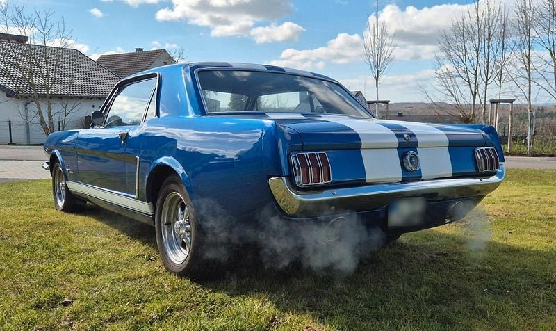 Second-hand Ford V8 200 CP (147 kW) 1965 Negru Coupe