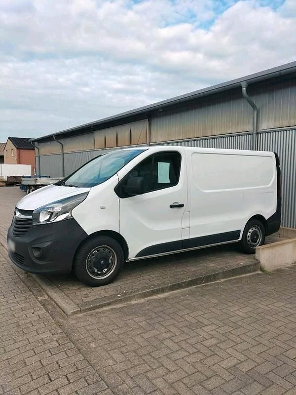 Używany Opel Vivaro 95 KM (69 kW) 2017 Biały Minivan
