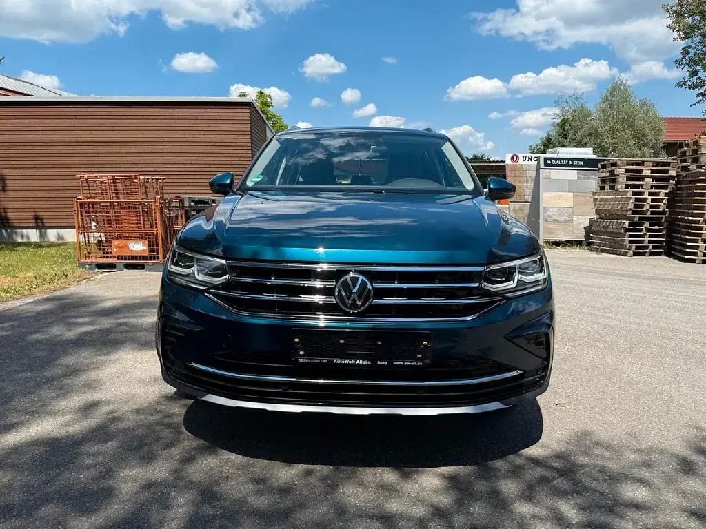 Gebraucht VW Tiguan Elegance 245 PS (180 kW) 2021 Nightshade blue metallic SUV