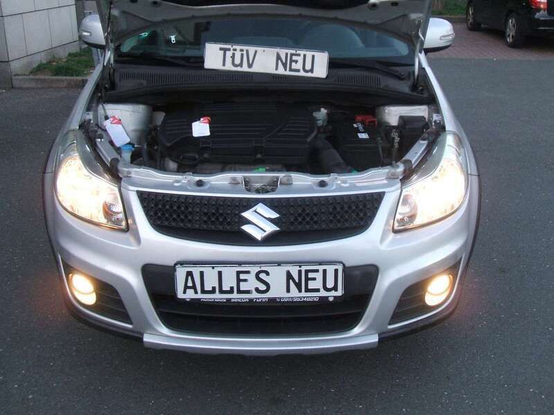 Silber Gebraucht 2013 Suzuki SX4 SUV | 6.890 € (Guter Preis) - Bild 1/4