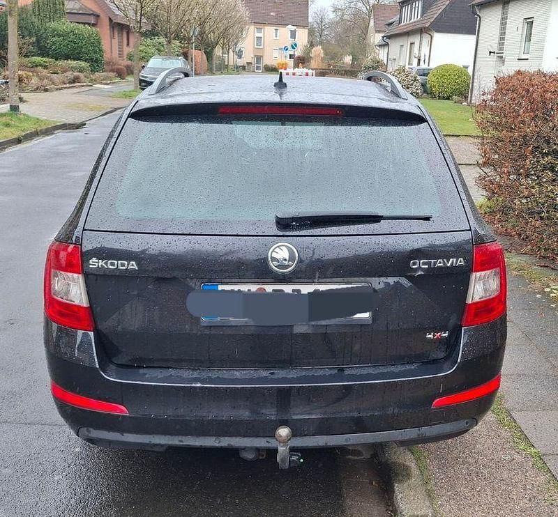 Gebraucht Skoda Octavia Ambition 150 PS (110 kW) 2014 Schwarz Kleinwagen