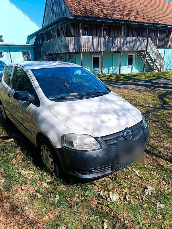 Gebraucht VW Fox 54 PS (39 kW) 2010 Weiß Kleinwagen