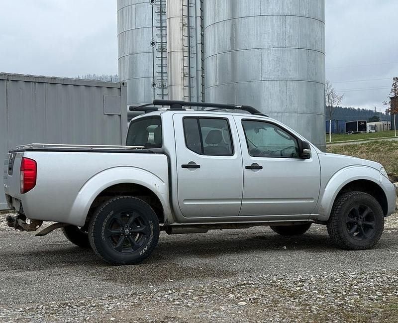 Gebraucht Nissan Navara 190 PS (139 kW) 2011 Silber Pickup