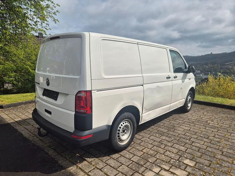 Gebraucht VW Transporter 102 PS (75 kW) 2019 Weiß Van