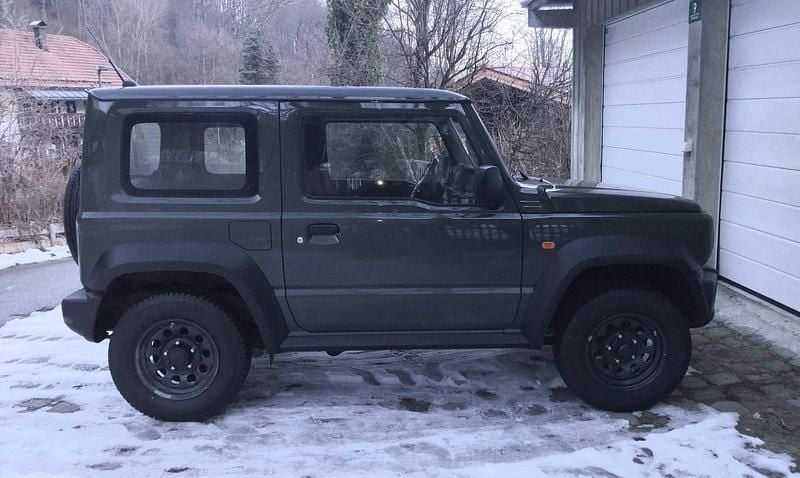 Gebraucht Suzuki Jimny 102 PS (75 kW) 2023 Grün SUV