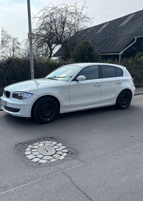 Gebraucht BMW 116 122 PS (89 kW) 2007 Weiß Kleinwagen
