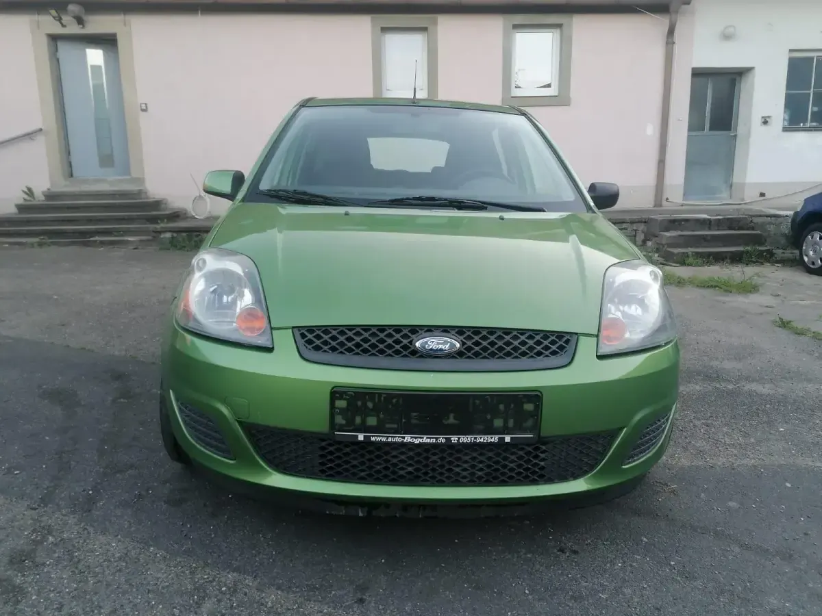 Usata Ford Fiesta 75 CV (55 kW) 2008 Verde Utilitaria