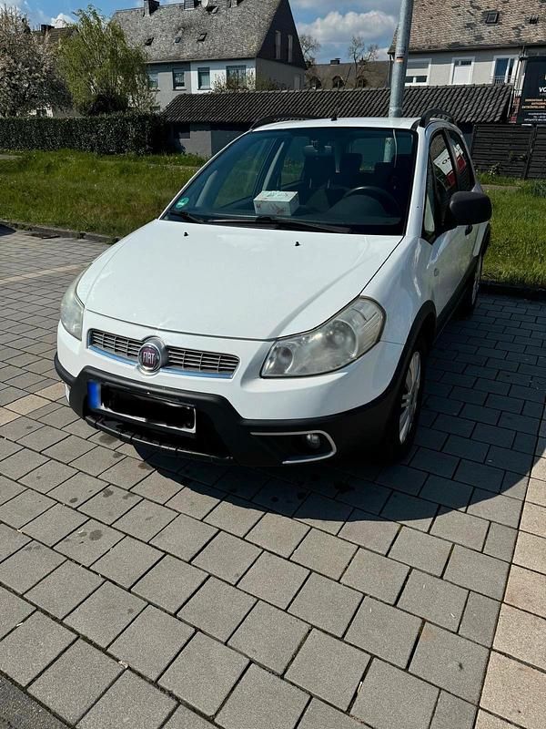Gebraucht Fiat Sedici 120 PS (88 kW) 2011 Weiß SUV