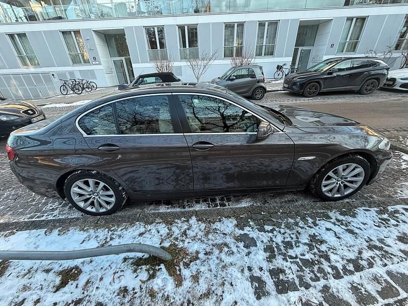 Gebraucht BMW 530 245 PS (180 kW) 2010 Braun Limousine