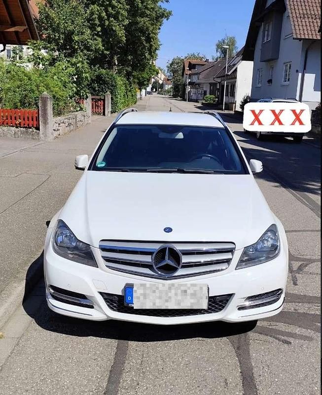 Weiß Gebraucht 2014 Mercedes C180 Kombi | 12.900 € (Fairer Preis) - Bild 1/4