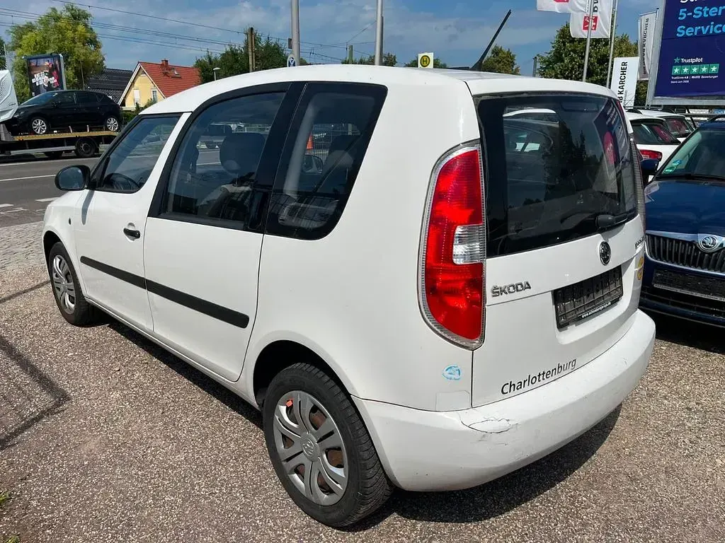 Gebraucht Skoda Roomster 69 PS (50 kW) 2013 Weiß Van / Kleinbus