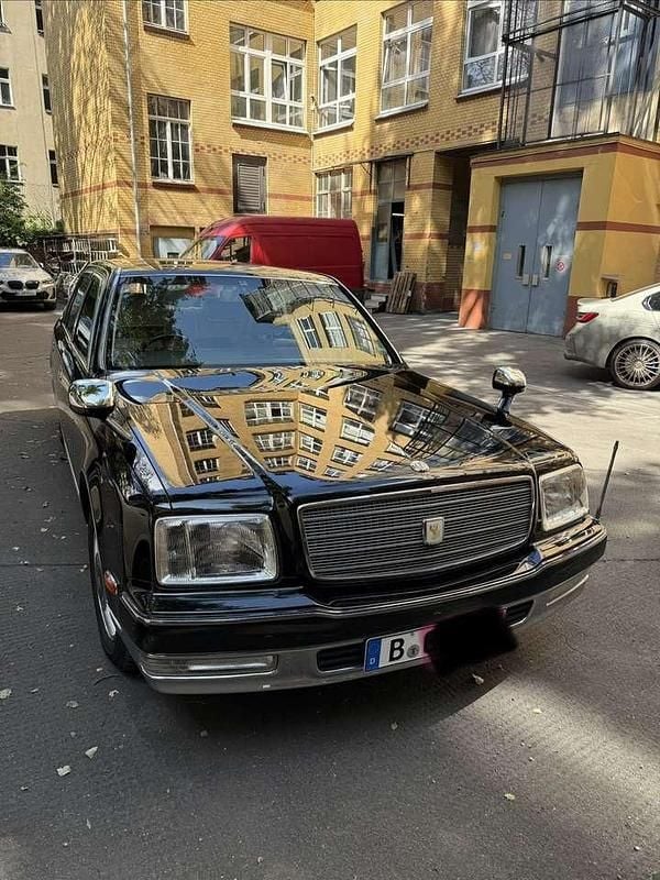 Schwarz Gebraucht 2004 Toyota Century Limousine | 29.900 € - Bild 1/4