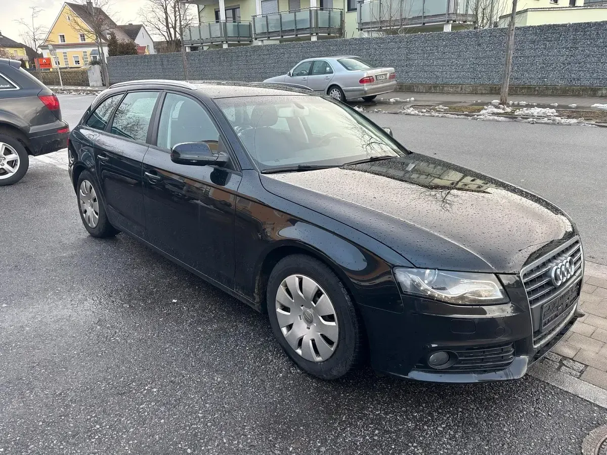Gebraucht Audi A4 136 PS (100 kW) 2011 Schwarz Kombi