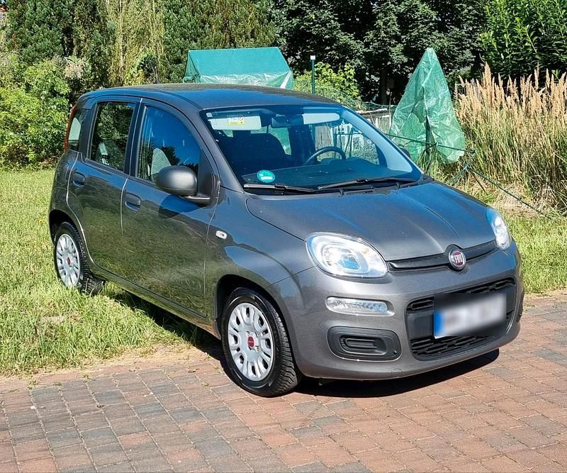 Grau Gebraucht 2022 Fiat Panda Kleinwagen | 12.299 € (Etwas zu teuer) - Bild 1/4
