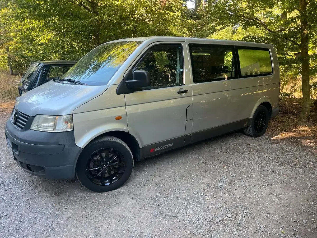 Gebraucht VW T5 131 PS (96 kW) 2006 Silber Van
