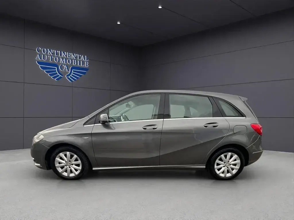 Gebraucht Mercedes B180 122 PS (89 kW) 2011 Grau Kleinwagen