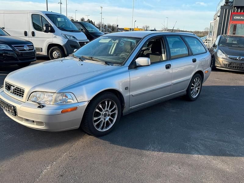 Gebraucht Volvo V40 102 PS (75 kW) 2003 Silber Kombi