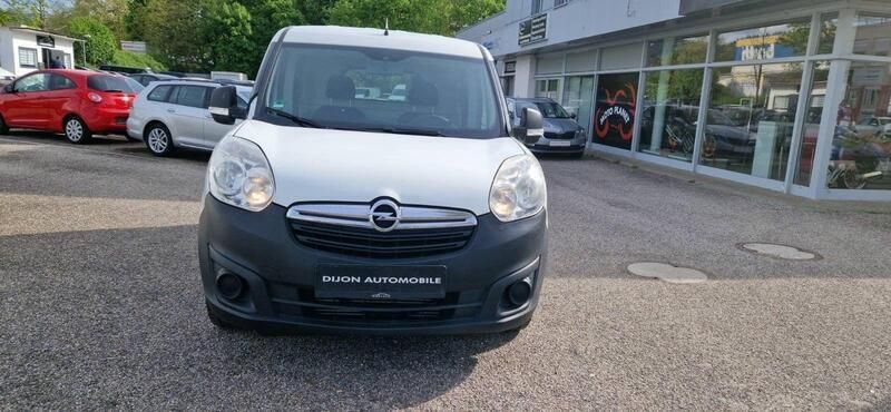 Weiß Gebraucht 2015 Opel Combo Van / Kleinbus | 8.600 € (Teuer) - Bild 1/4
