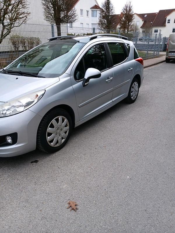 Gebraucht Peugeot 207 75 PS (55 kW) 2013 Silber Kombi