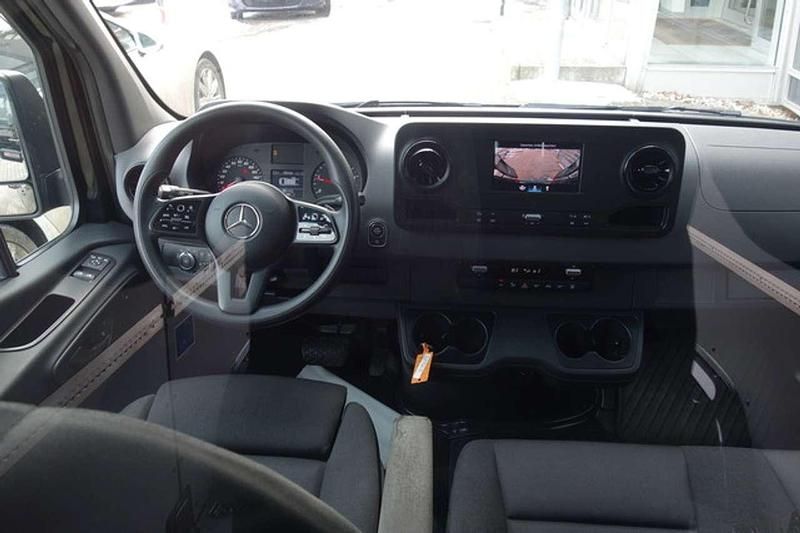 Gebraucht Mercedes Sprinter 170 PS (125 kW) 2021 Baltic black Van