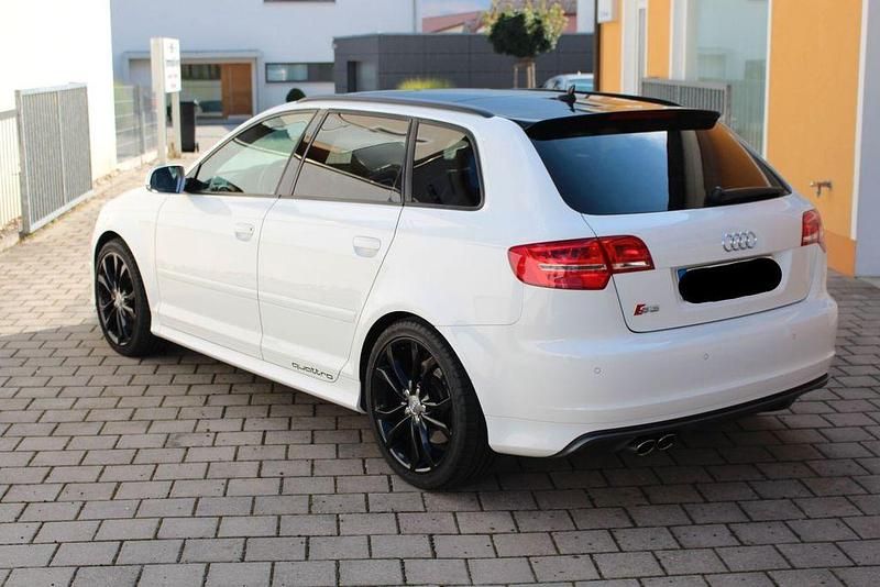 Gebraucht Audi S3 Ambiente 265 PS (194 kW) 2011 Weiß Limousine