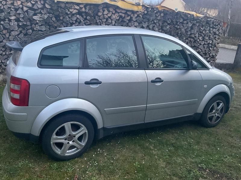 Gebraucht Audi A2 65 PS (47 kW) 2001 Silber Kleinwagen