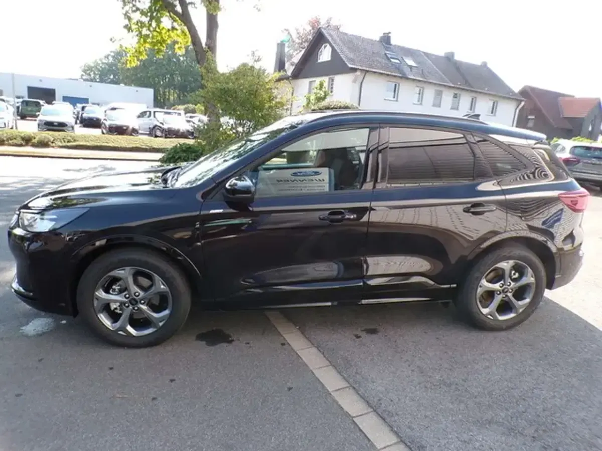 Gebraucht Ford Kuga ST-Line 179 PS (131 kW) 2025 Agate black SUV