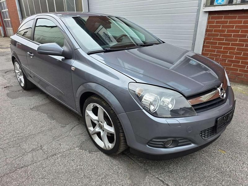 Gebraucht Opel Astra GTC Sport 140 PS (102 kW) 2007 Grau Kleinwagen