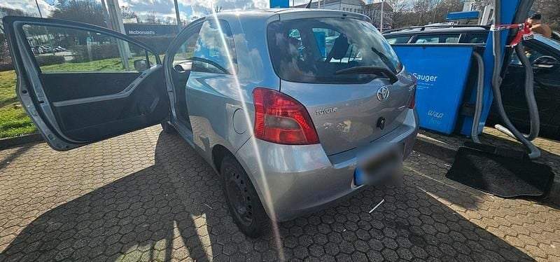 Gebraucht Toyota Yaris 69 PS (50 kW) 2007 Grau Kleinwagen
