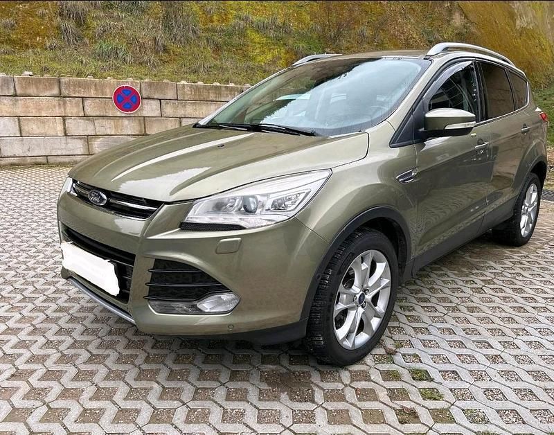 Gebraucht Ford Kuga Titanium 140 PS (102 kW) 2013 Grün SUV