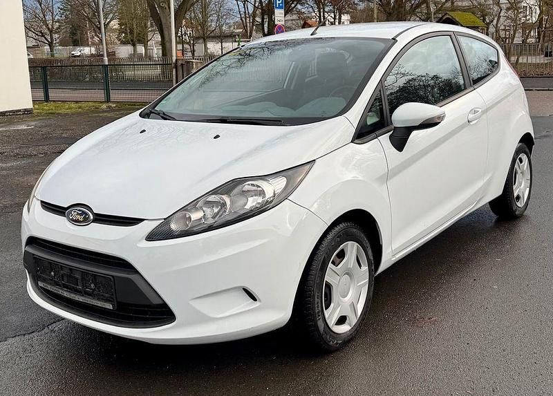 Gebraucht Ford Fiesta 60 PS (44 kW) 2010 Weiß Kleinwagen