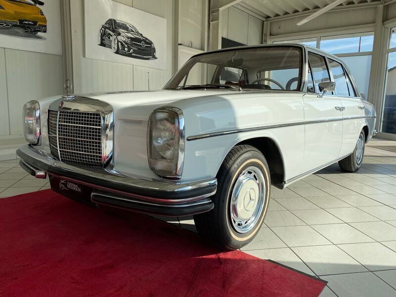 Weiß Gebraucht 1969 Mercedes 250/8 Limousine | 19.990 € - Bild 1/4
