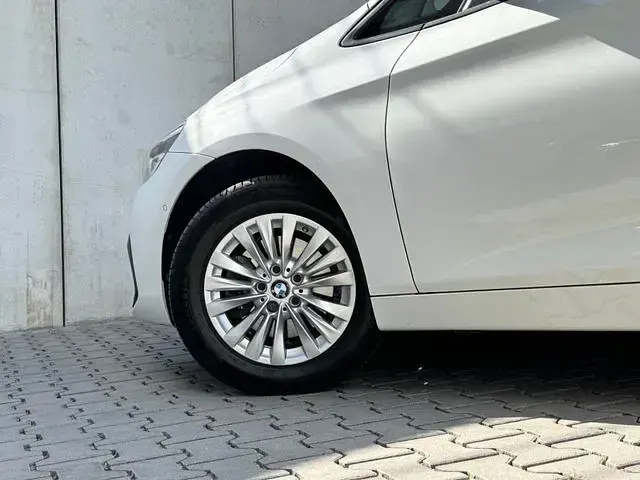 Gebraucht BMW 218 Advantage 150 PS (110 kW) 2019 Weiß Kombi