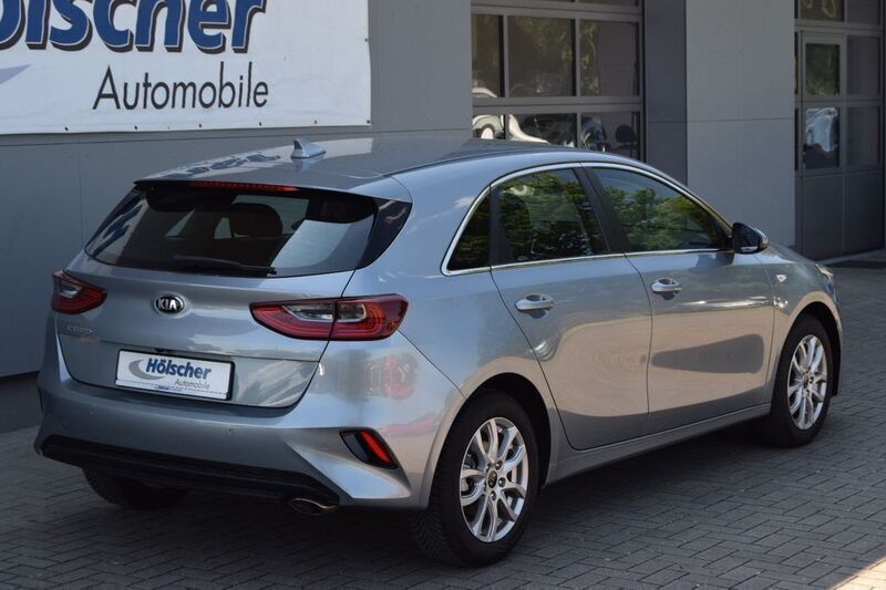 Gebraucht Kia Ceed 140 PS (102 kW) 2019 Silber Kleinwagen