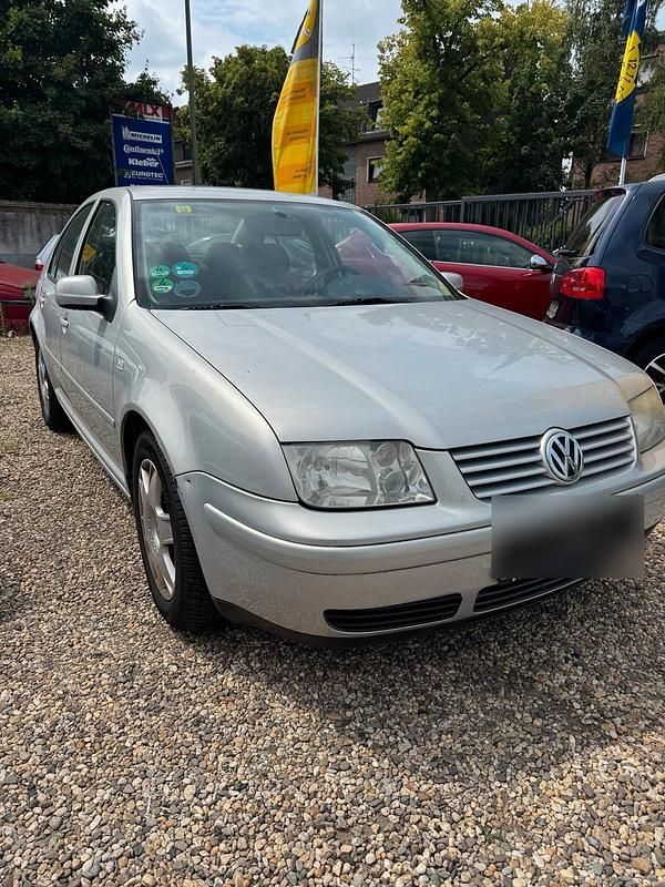 Silber Gebraucht 2000 VW Passat Limousine | 595 € (Superpreis) - Bild 1/4