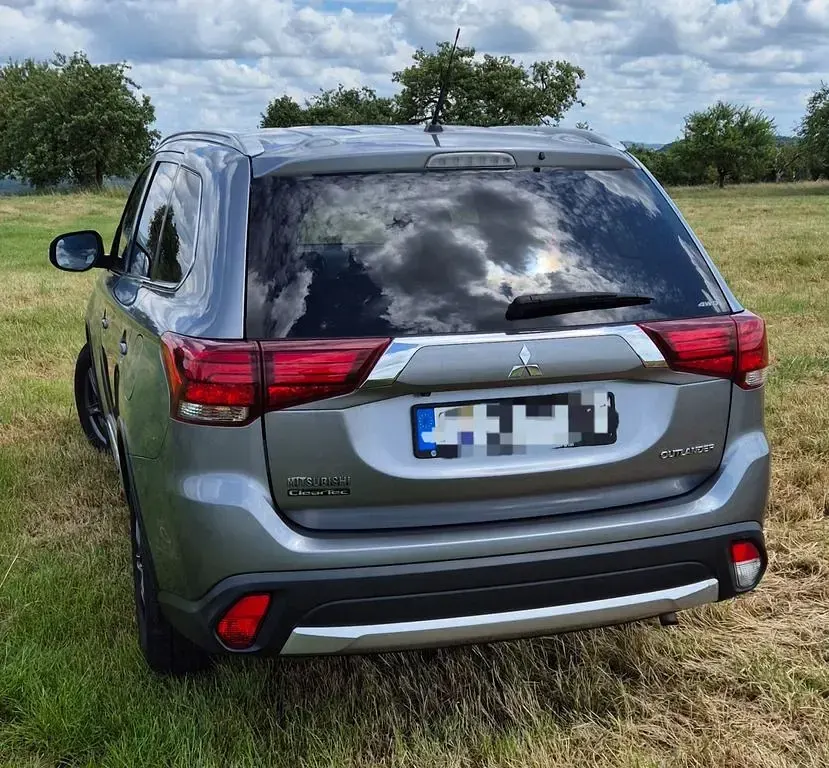 Gebraucht Mitsubishi Outlander Plus 150 PS (110 kW) 2016 Grau SUV