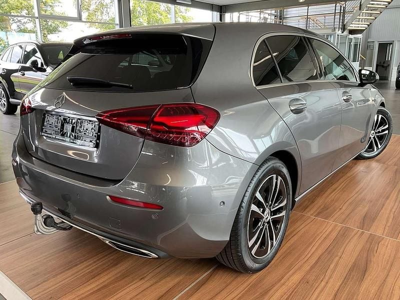 Gebraucht Mercedes A200 Progressive 150 PS (110 kW) 2023 Mountaingrau Kleinwagen
