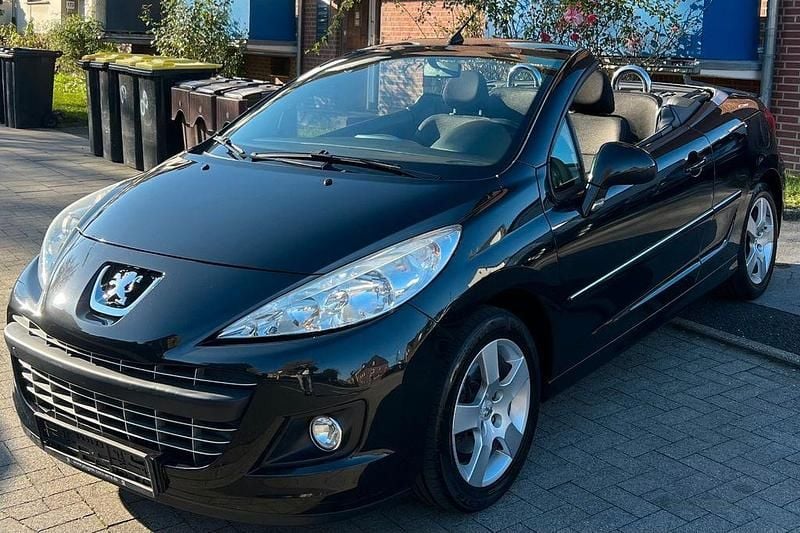 Gebraucht Peugeot 207 CC Premium 120 PS (88 kW) 2011 Schwarz Cabrio