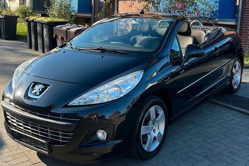 Schwarz Gebraucht 2011 Peugeot 207 CC Premium Cabrio | 3.750 € (Fairer Preis) - Bild 1/4