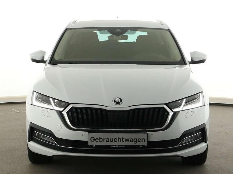 Gebraucht Skoda Octavia Style 116 PS (85 kW) 2023 Moonweiss metallic Kombi